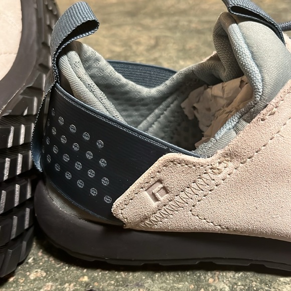 Black Diamond Suede Approach Shoes! 👟 - Picture 7 of 11